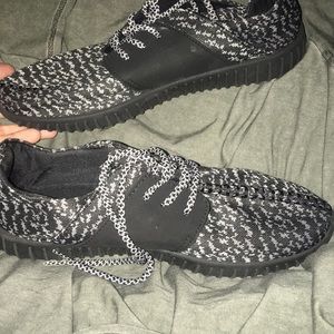 Running shoes size 7